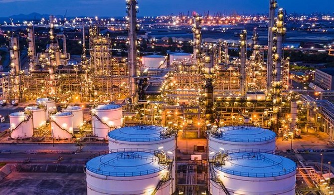 Saudi Arabia cuts oil production again for a longer period